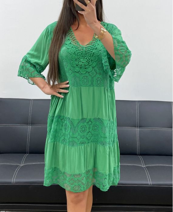 Robe dentelle col V