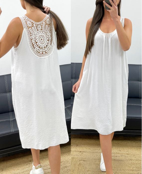 Robe dos broderie