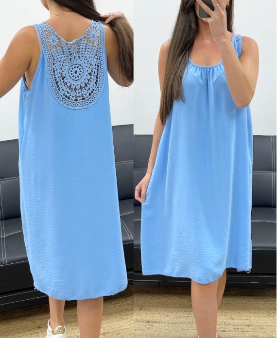 Robe dos broderie