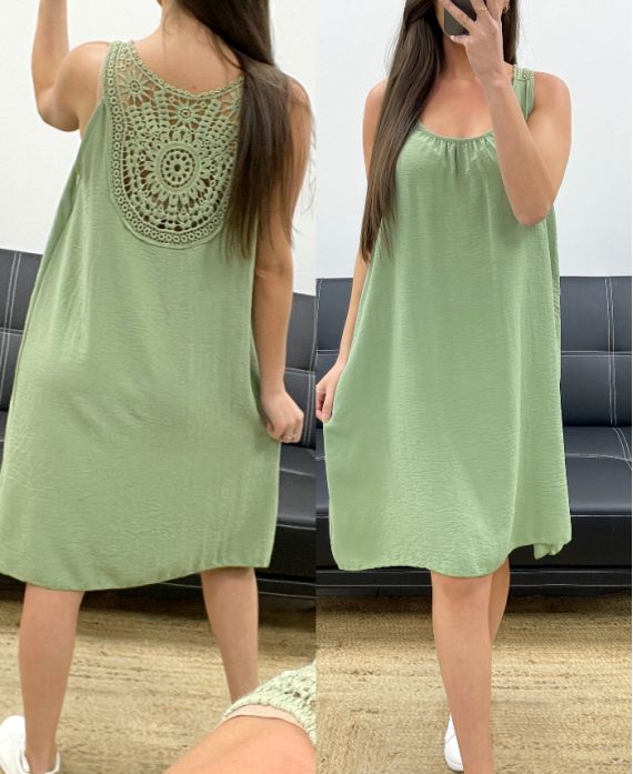 Robe dos broderie