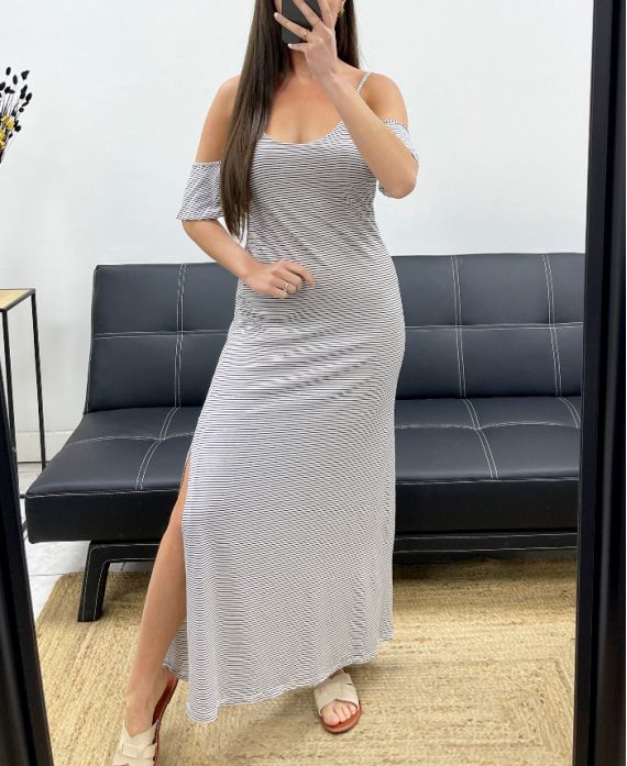 Robe à épaules dénudées