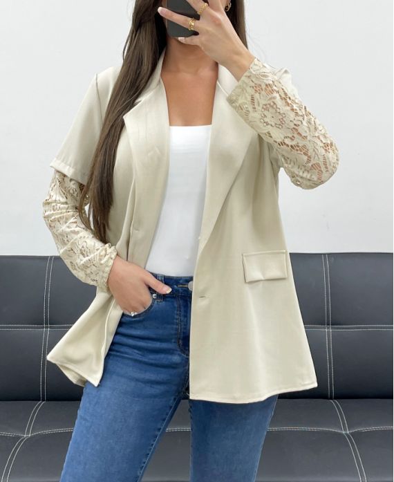 Veste manches à dentelle