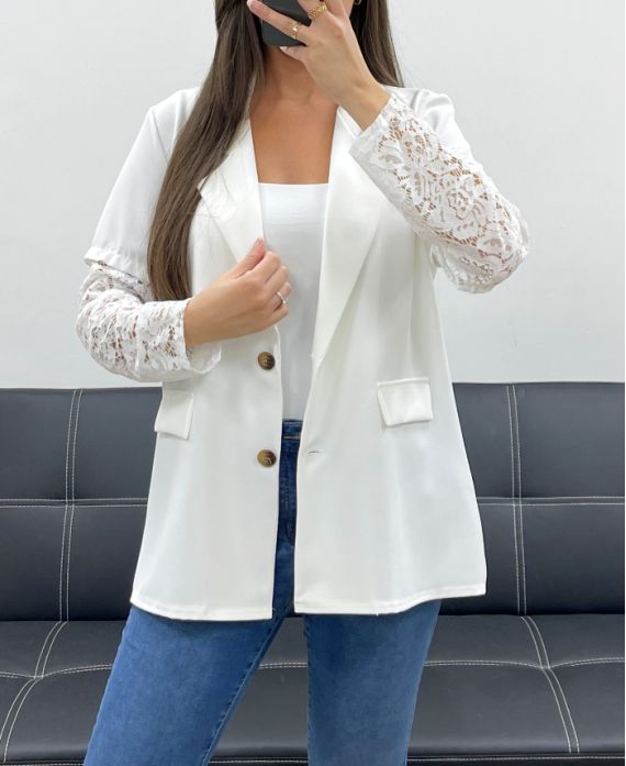 Veste manches à dentelle