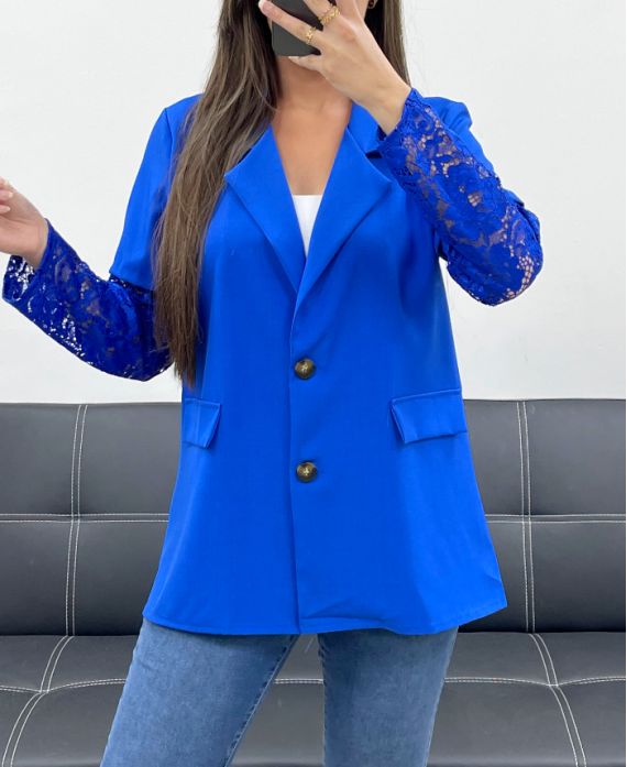 Veste manches à dentelle