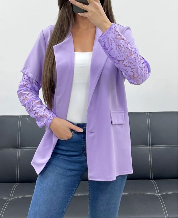 Veste manches à dentelle