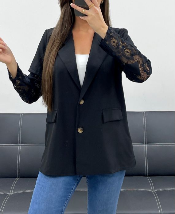 Veste manches à dentelle